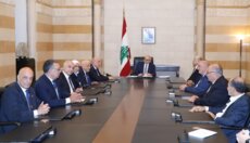 سلام ترأس اجتماعًا لمعالجة أزمة النفايات في بيروت واستقبل وفد الكشاف المسلم ورعى ذكرى رحيل إلياس خوري