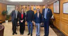 رسامني عرض مع وفد من البنك الأوروبي لإعادة الإعمار فرص الاستثمار وآليات تأمين التمويل للقطاع الخاص