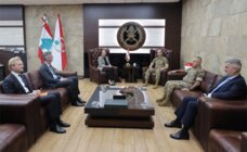 قائد الجيش عرض مع وفد هولندي مرحلة ما بعد 