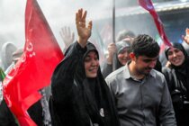 حشود غفيرة احتشدت في قم للمشاركة في اليوم الرابع من تشييع خامنئي