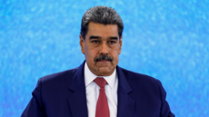 رئيس فنزويلا أعلن إجراء مناورات عسكرية جديدة بوجه التحركات العسكرية الأميركية في الكاريبي