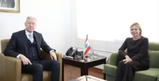 رجي بحث مع بلاسخارت في سبل وقف التصعيد الإسرائيلي والمضي في تنفيذ القرارات الحكومية