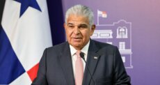 رئيس بنما: قناة بنما تعمل من أجل تيسير التجارة الدولية وينبغي أن تبقى ملكيتها لنا