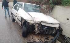 جريحان نتيجة تصادم بين شاحنة وسيارة على طريق كفرحزير باتجاه شكا