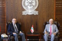 وزير الدفاع استقبل السفير الايطالي وعرض معه التطورات الراهنة في الجنوب والمفاوضات القائمة