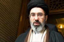 مسؤول إيراني لرويترز: مجتبى الخامنئي رفض في جلسة للسياسة الخارجية مقترحات خفض التوتر أو السلام مع أميركا