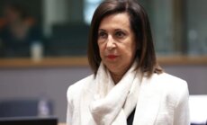 وزيرة الدفاع الإسبانية: السفينة الحربية فورور تتابع أسطول الصمود ولن تتدخل إلا في حالة الضرورة القصوى