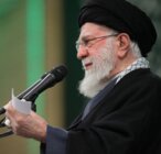 الخامنئي: على الأميركيين أن يعلموا أنهم إن أشعلوا حربا هذه المرة فستكون حربا إقليمية