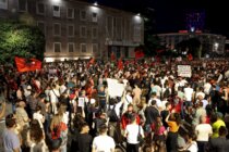 تظاهرات لليوم العشرين تواليا في ألبانيا ضد مشروع سياحي مرتبط بعائلة ترامب