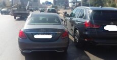 تصادم بين باص ومركبة على أوتوستراد جل الديب باتجاه الدورة والأضرار مادية