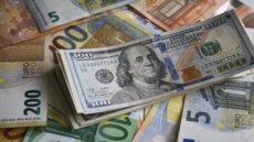 استقرار الدولار مع توقعات خفض الفائدة الأميركية