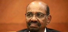 المجلس العسكري السوداني: لن نسلم البشير وقد نحاكمه في السودان