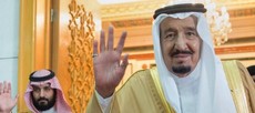  الملك سلمان ابرق للرئيس عون مهنئا بالاستقلال: نتمنى للشعب اللبناني المزيد من التقدم والازدهار