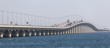 السلطات السعودية علّقت حركة المرور على جسر الملك فهد الرابط بين السعودية والبحرين احترازيًا